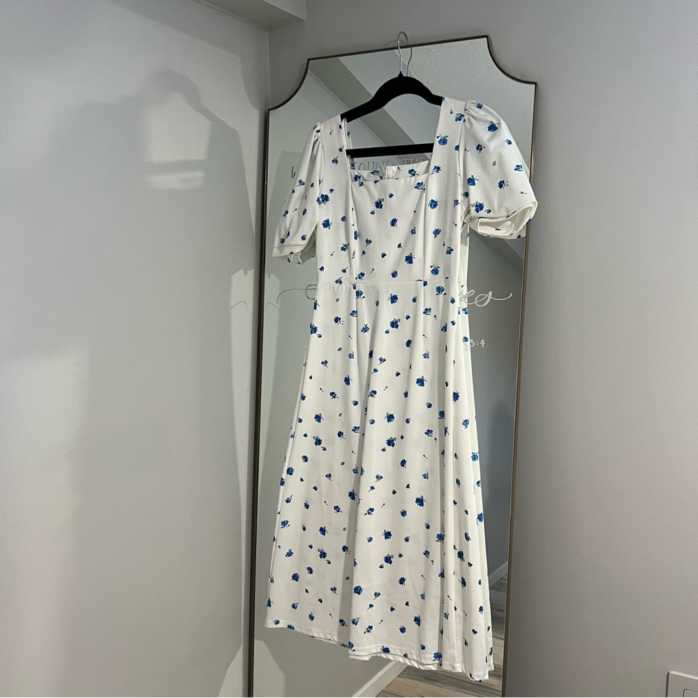 Midi dress - Blue & White